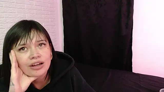 Snapshot of rousstattoo chatting on 5, 1, 2025 rousstattoo online show from 5, 1, 2025