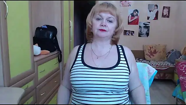Snapshot of vixey_fox chatting on 6, 2, 2025 vixey fox online show from 6, 2, 2025