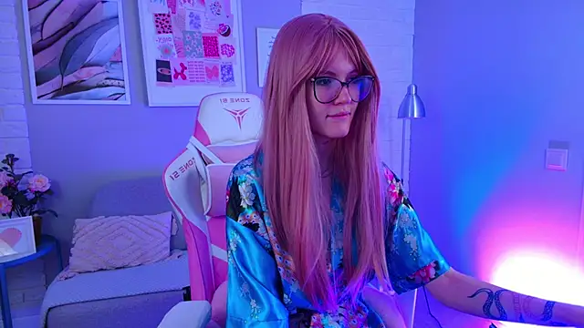 NellieLoyns online show from 9, 2, 2025