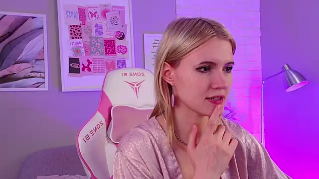 NellieLoyns online show from 10, 3, 2025