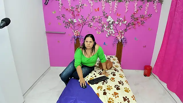 Snapshot of kariragapeass18 chatting on 19, 1, 2025 kariragapeass18 online show from 19, 1, 2025