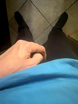 Snapshot of Dvddd chatting on 5, 11, 2025 Dvddd online show from 5, 11, 2025