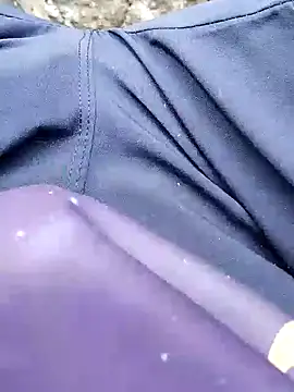 Snapshot of Guru2 chatting on 6, 1, 2025 Guru2 online show from 6, 1, 2025