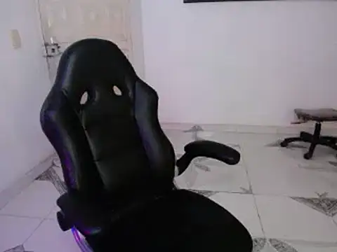 Snapshot of Clyde019 chatting on 27, 12, 2024 Clyde019 online show from 27, 12, 2024