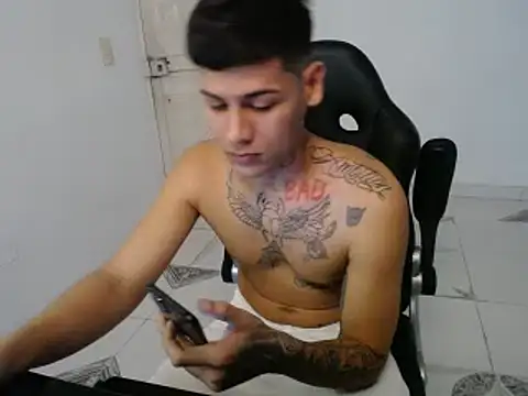 Snapshot of Clyde019 chatting on 18, 1, 2025 Clyde019 online show from 18, 1, 2025