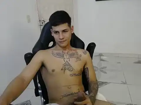 Snapshot of Clyde019 chatting on 28, 1, 2025 Clyde019 online show from 28, 1, 2025