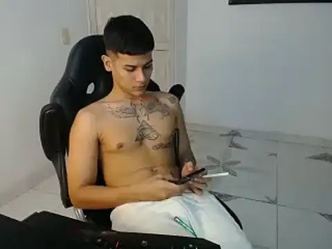 Snapshot of Clyde019 chatting on 12, 2, 2025 Clyde019 online show from 12, 2, 2025