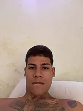 Snapshot of Clyde019 chatting on 12, 11, 2025 Clyde019 online show from 12, 11, 2025