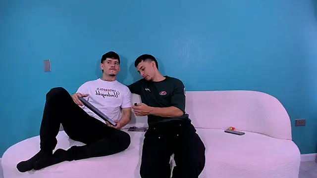 Snapshot of hell_twink chatting on 25, 5, 2026 hell twink online show from 25, 5, 2026