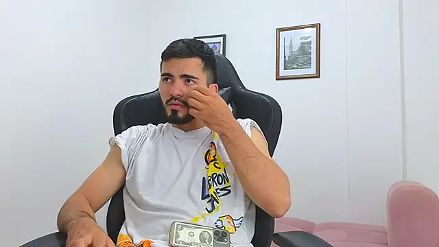 Massimoo 07 online show from 2, 2, 2025