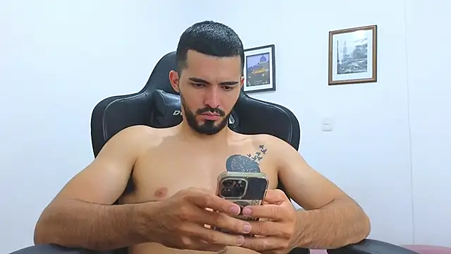 Massimoo 07 online show from 8, 3, 2025