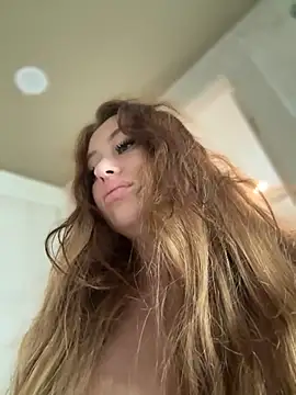 Snapshot of AndreaMood chatting on 19, 11, 2025 AndreaMood online show from 19, 11, 2025