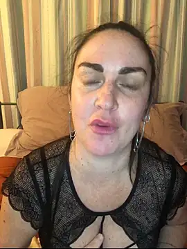 BELLAMORGANE1 online show from 6, 4, 2026