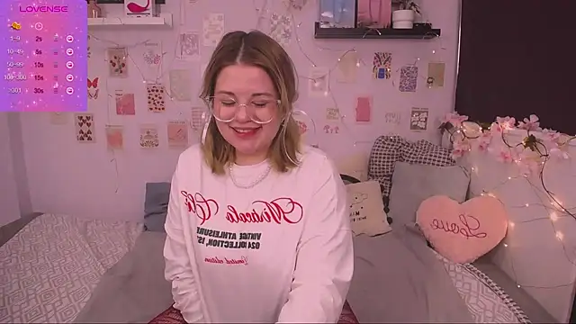 Snapshot of TessPleasure chatting on 2, 1, 2025 TessPleasure online show from 2, 1, 2025