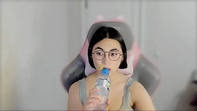 Snapshot of _hannah_baker chatting on 25, 2, 2025 hannah baker online show from 25, 2, 2025