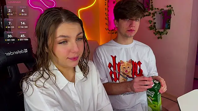 RobertAndLinela online show from 4, 3, 2025