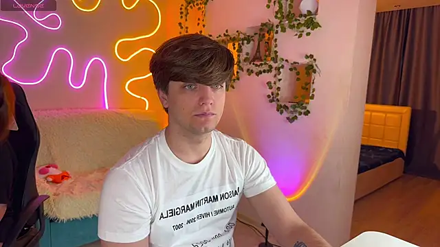 RobertAndLinela online show from 21, 10, 2025