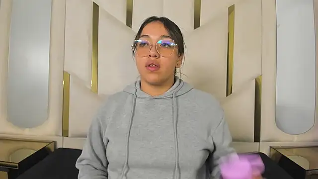 IsabellRodriguez18 online show from 21, 2, 2026