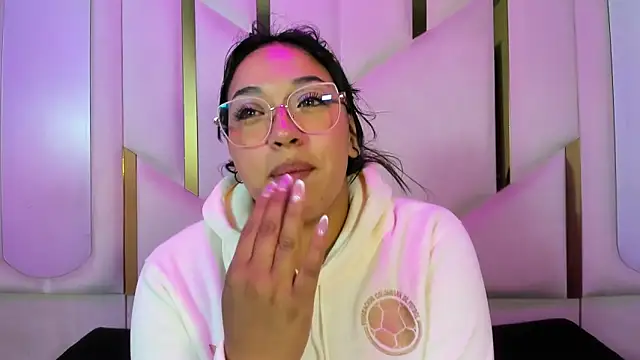 IsabellRodriguez18 online show from 7, 6, 2026