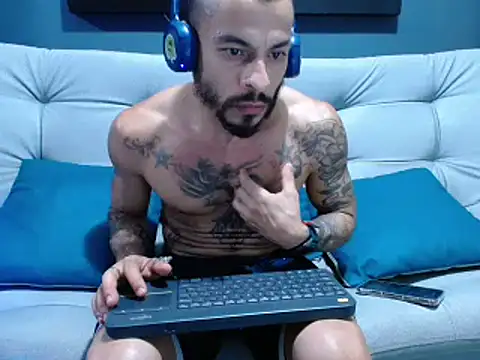 Snapshot of callme_douglas chatting on 18, 1, 2025 callme douglas online show from 18, 1, 2025