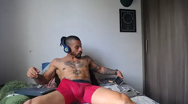 Snapshot of callme_douglas chatting on 20, 1, 2025 callme douglas online show from 20, 1, 2025