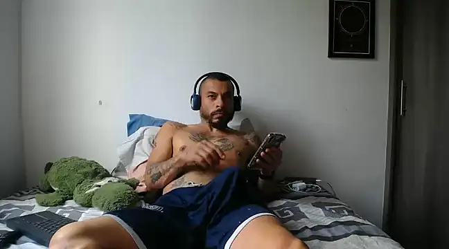 Snapshot of callme_douglas chatting on 21, 1, 2025 callme douglas online show from 21, 1, 2025