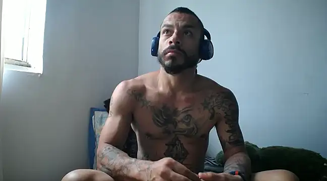 Snapshot of callme_douglas chatting on 5, 2, 2025 callme douglas online show from 5, 2, 2025