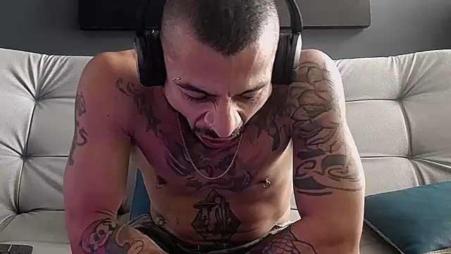 Snapshot of callme_douglas chatting on 19, 9, 2025 callme douglas online show from 19, 9, 2025