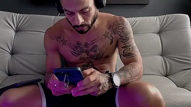 Snapshot of callme_douglas chatting on 23, 9, 2025 callme douglas online show from 23, 9, 2025