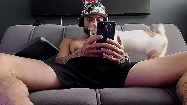 Snapshot of callme_douglas chatting on 9, 10, 2025 callme douglas online show from 9, 10, 2025