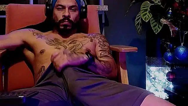 Snapshot of callme_douglas chatting on 3, 12, 2025 callme douglas online show from 3, 12, 2025