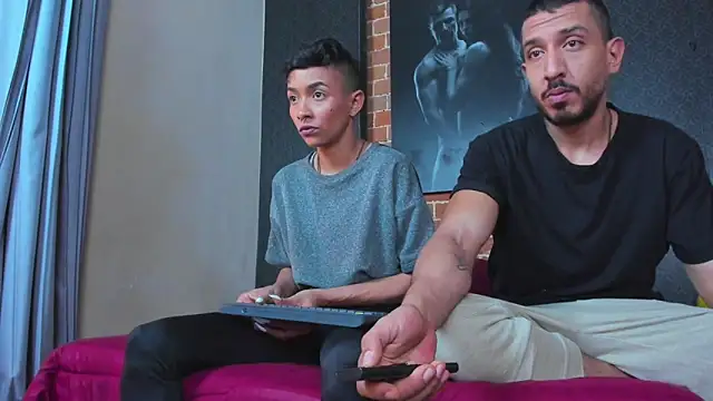 Snapshot of AntonAndSofii chatting on 28, 1, 2025 AntonAndSofii online show from 28, 1, 2025