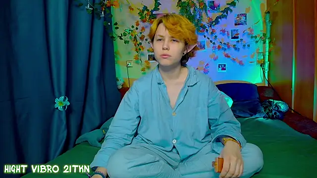 Snapshot of TrickyKitsune chatting on 15, 10, 2025 TrickyKitsune online show from 15, 10, 2025