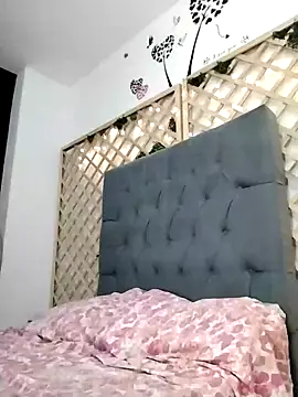 Mia WAll online show from 10, 1, 2025