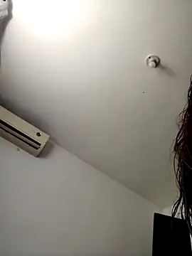 Mia WAll online show from 22, 1, 2025