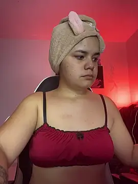 Snapshot of pretty_angela1 chatting on 28, 11, 2025 pretty angela1 online show from 28, 11, 2025