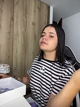 Snapshot of pretty_angela1 chatting on 4, 12, 2025 pretty angela1 online show from 4, 12, 2025