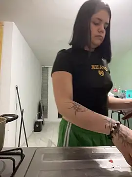 Snapshot of pretty_angela1 chatting on 5, 12, 2025 pretty angela1 online show from 5, 12, 2025