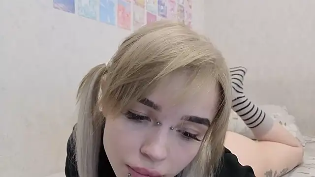 emodreamgirl online show from 17, 5, 2026
