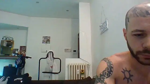 Snapshot of creniot chatting on 12, 6, 2026 creniot online show from 12, 6, 2026