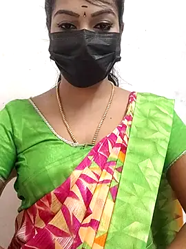 Snapshot of meena_27 chatting on 28, 10, 2025 meena 27 online show from 28, 10, 2025