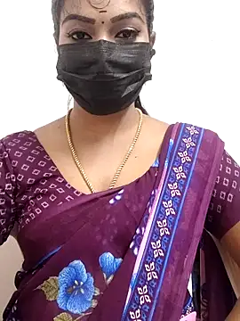 Snapshot of meena_27 chatting on 29, 10, 2025 meena 27 online show from 29, 10, 2025