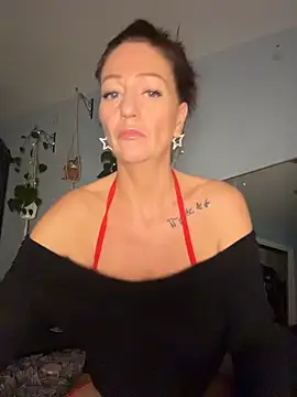 AlessasRoom online show from 11, 11, 2025