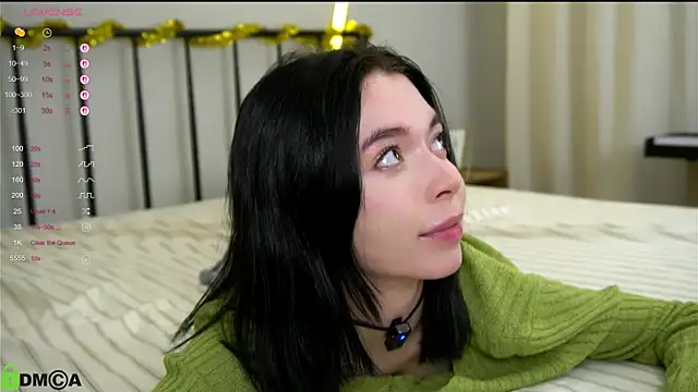 Snapshot of LittleOriana chatting on 22, 11, 2025 LittleOriana online show from 22, 11, 2025