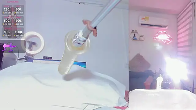 Maria Jones  online show from 19, 12, 2025