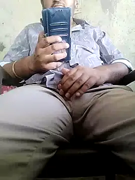 Snapshot of r379 chatting on 3, 11, 2025 r379 online show from 3, 11, 2025