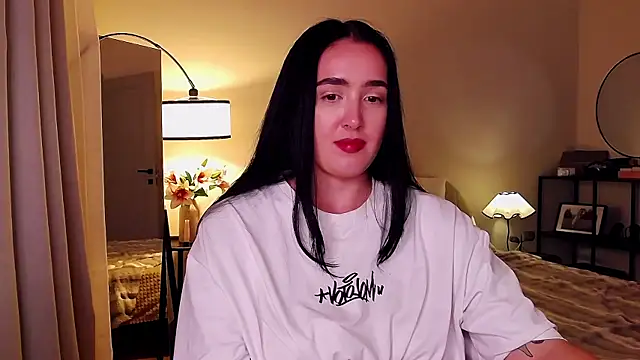 KimKhallifa online show from 10, 7, 2026