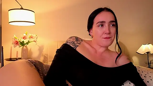 KimKhallifa online show from 12, 7, 2026