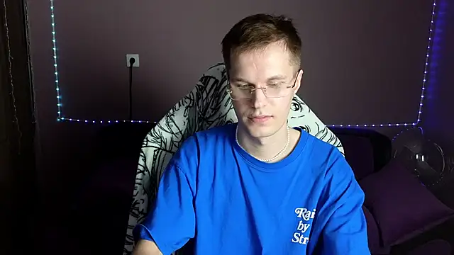 Leonnextdoor online show from 29, 12, 2024