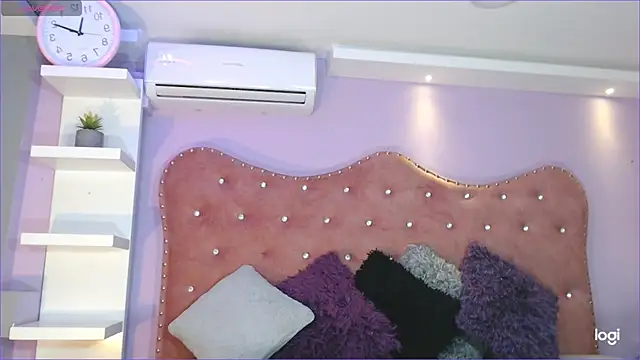 Snapshot of Annabelle-Villareal chatting on 1, 2, 2025 Annabelle-Villareal online show from 1, 2, 2025